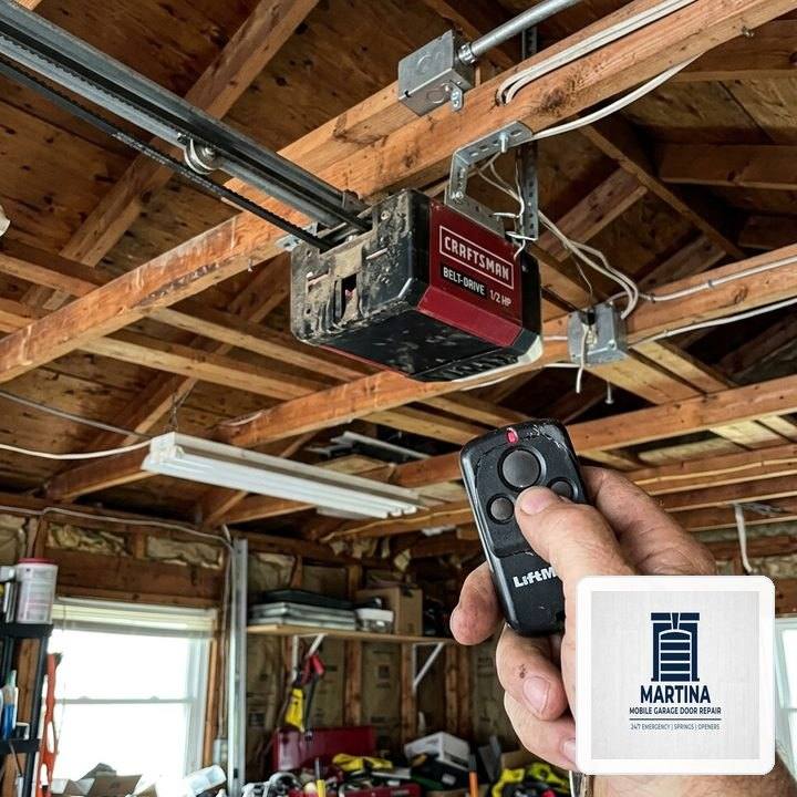 Martina Mobile Garage Door Repair in Redmond, WA: Heavy-Duty Steel Section Strut & 11-Gauge Hinge Reinforcement - Redmond, WA
